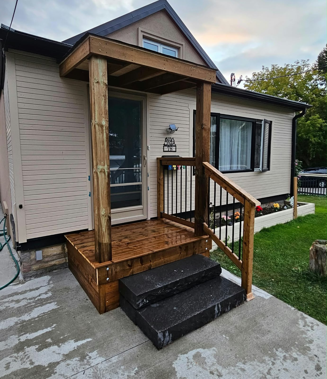 Porch built by Castle Build in the Toronto area